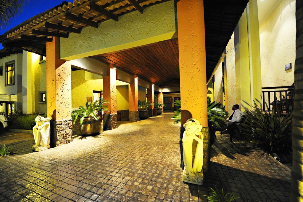 Villa Bali Luxury Guesthouse Bloemfontein Extérieur photo