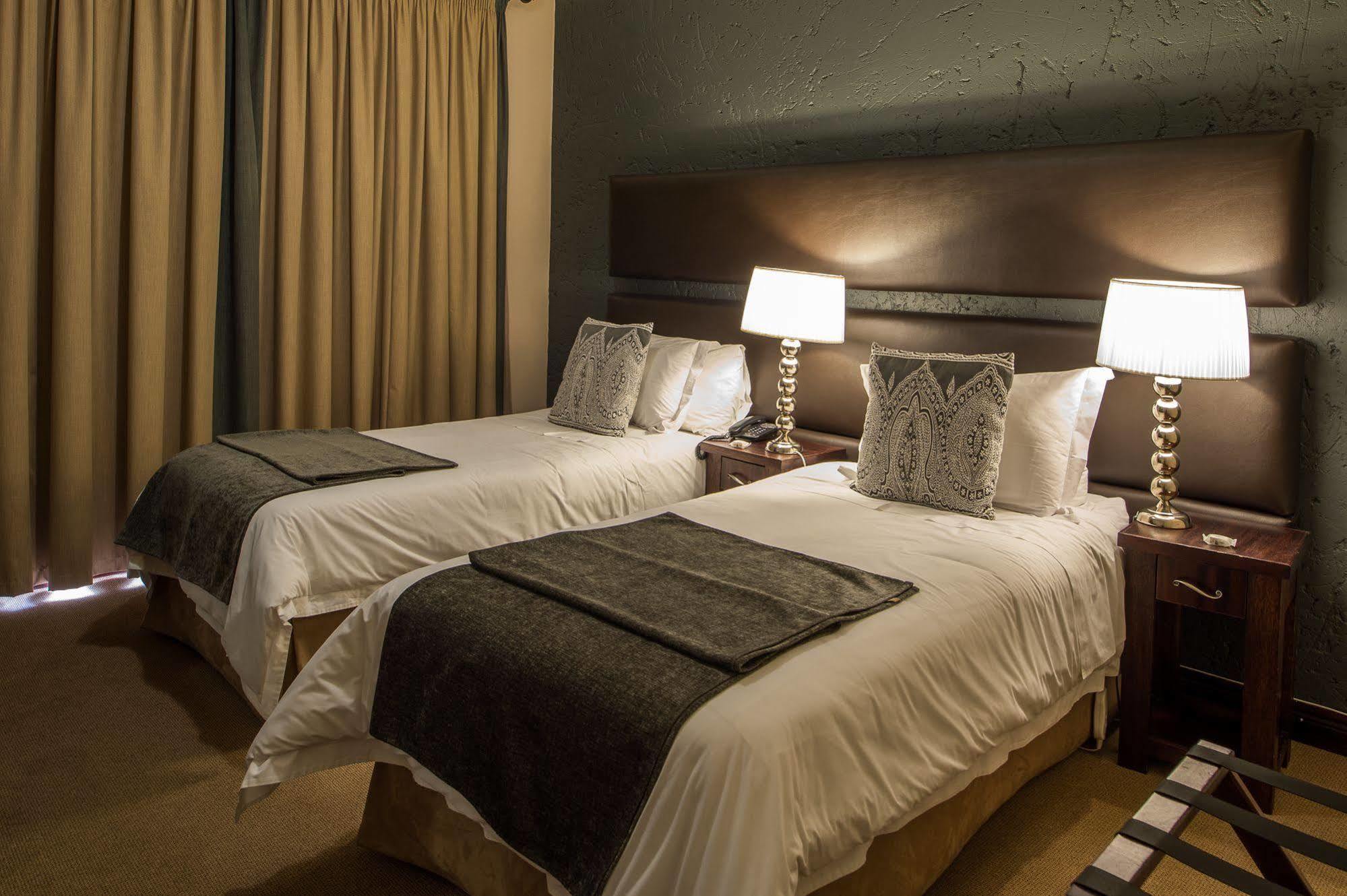 Villa Bali Luxury Guesthouse Bloemfontein Extérieur photo