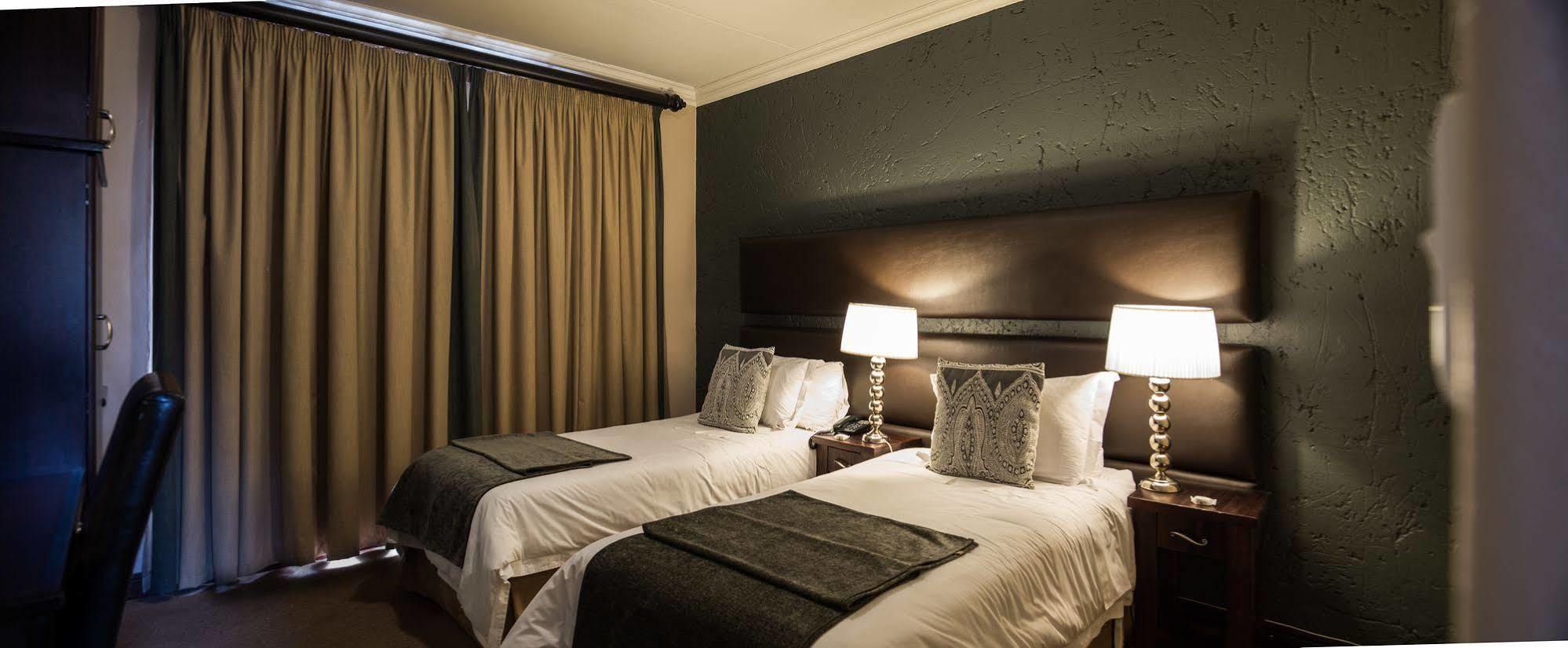 Villa Bali Luxury Guesthouse Bloemfontein Extérieur photo