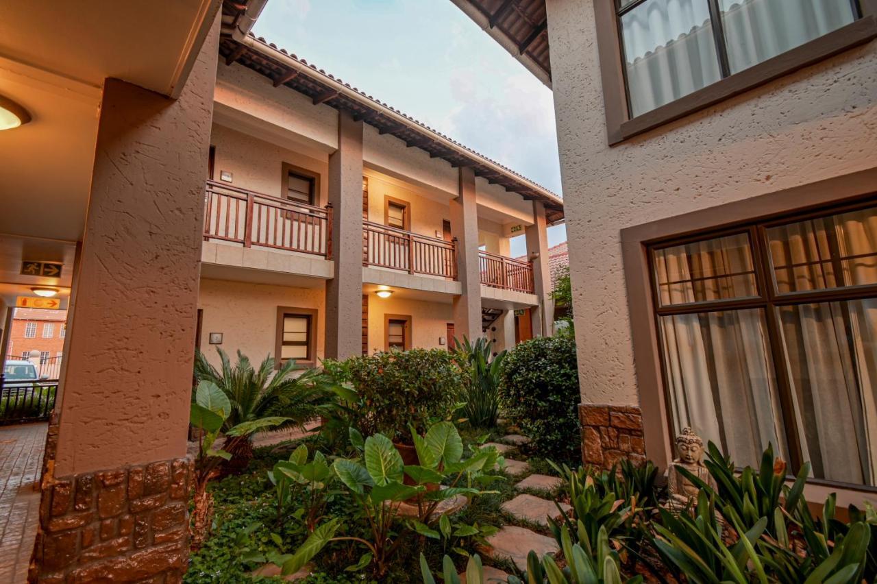 Villa Bali Luxury Guesthouse Bloemfontein Extérieur photo