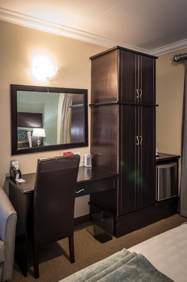 Villa Bali Luxury Guesthouse Bloemfontein Extérieur photo